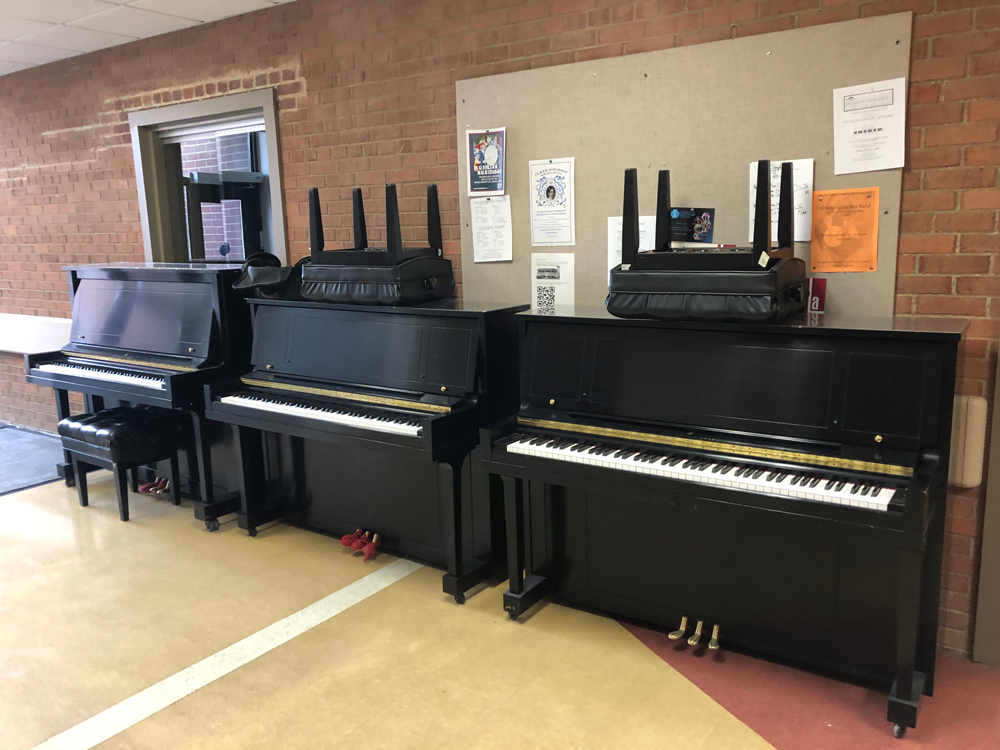 25 pianos ready for a concert